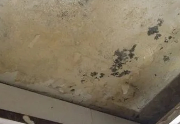 绥滨阳台漏水维修公司分享下绥滨卫生间渗水维修需要注意哪些问题。